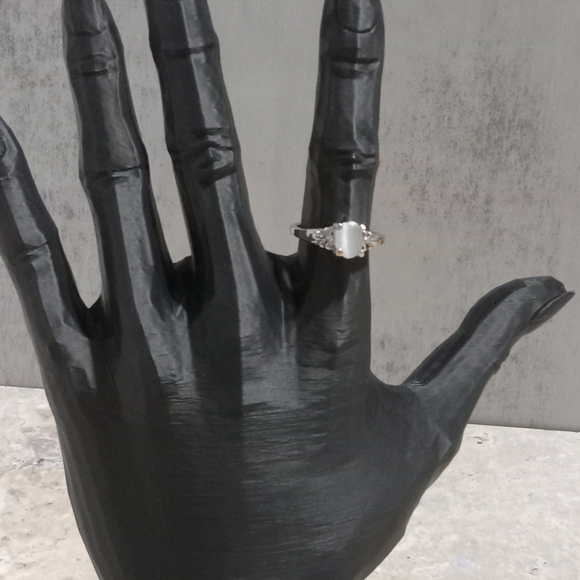 Elegant Silver and Cream White Women's Ring Nwot - Picture 6 of 6